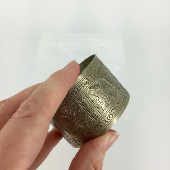 On hold for Christine 🌈 Vintage 70s Silver Tone Butterfly Bracelet - Picture 5 of 8